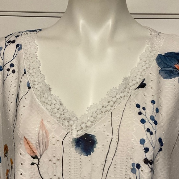 SHEIN White Floral Short Sleeve Top - Picture 2 of 6